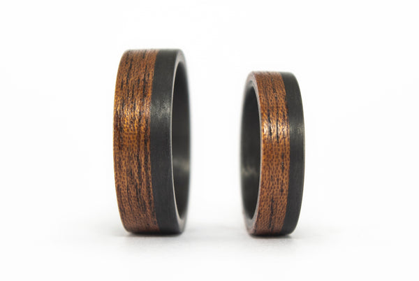 Matte carbon fiber and bentwood wedding ring set. Black flat cedar wood matching bands. Wooden engagement rings (00405_5N7N)