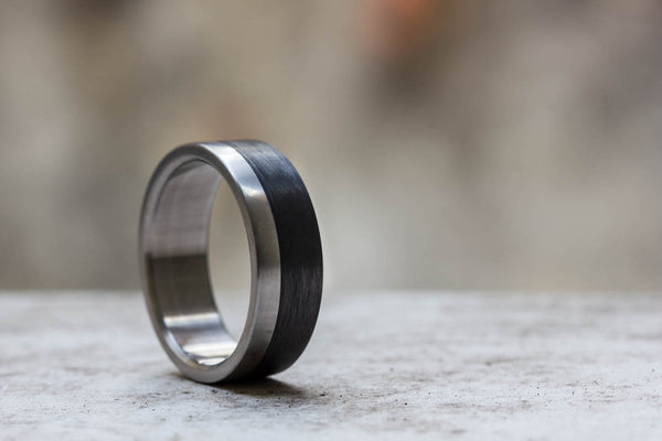 Titanium and carbon fiber ring (00309_8N)