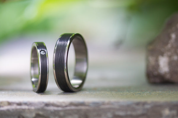 Titanium and carbon fiber wedding bands with Swarovski (00333_4S1_7N)